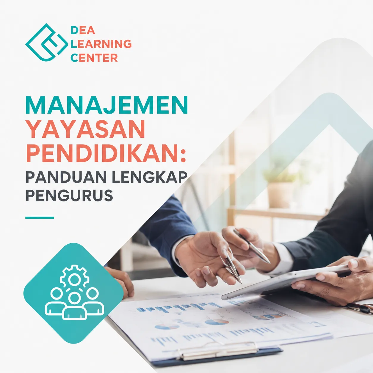 Rapat pengurus yayasan pendidikan membahas program kerja tahunan